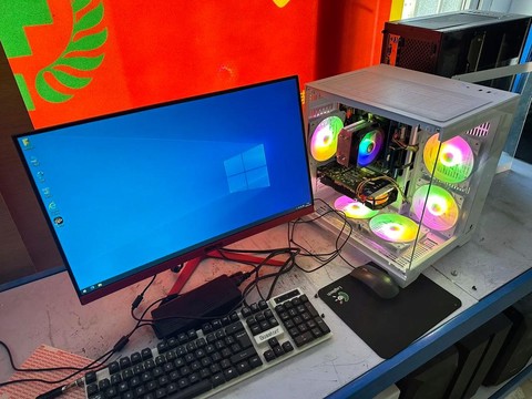 玩英雄联盟买什么电脑好[图2]